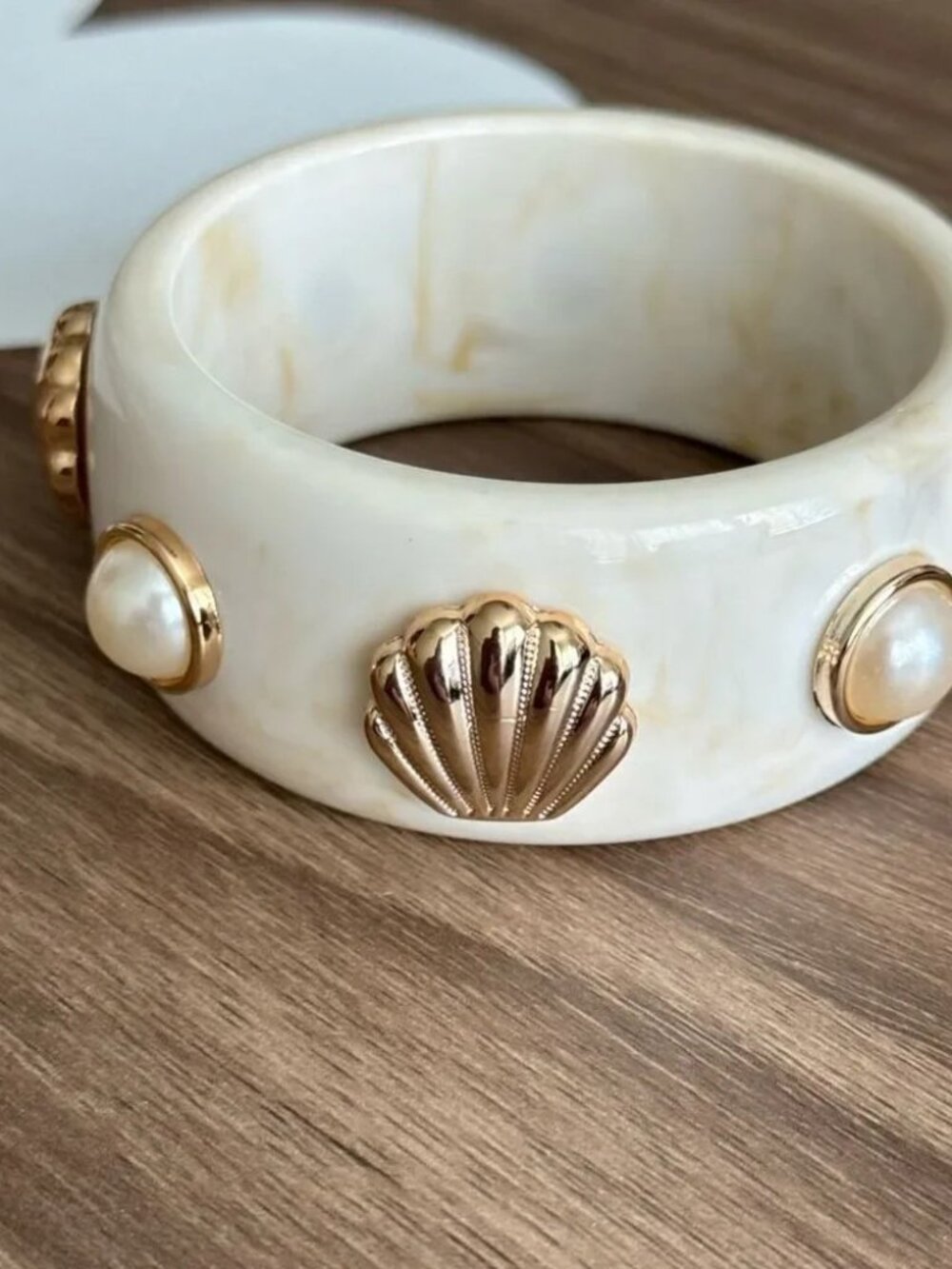 Boho Shell Bangle Q144 - Picture 3 of 7